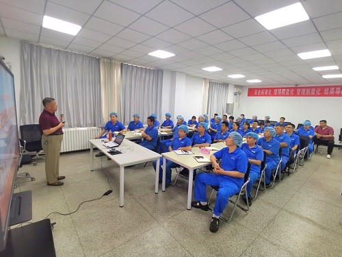 东纶公司邀请安全专家，深入开展安全培训